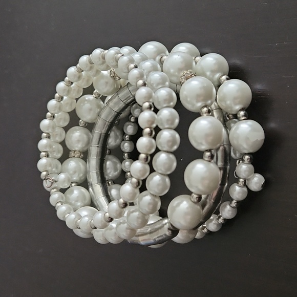 6 Tier, Faux Pearl Cuff Braclet - Picture 2 of 11